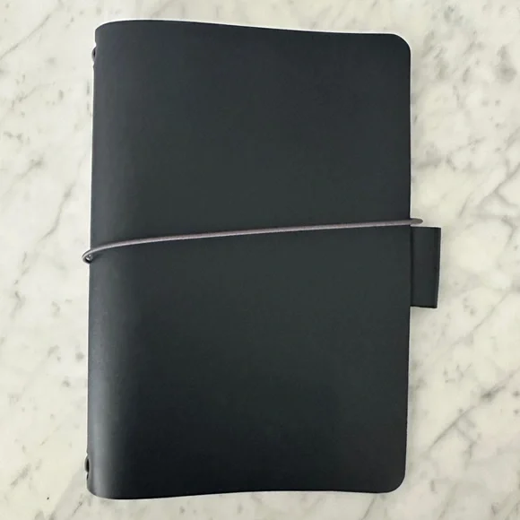 Leather Journal/Planner Cover in Navy Blue 
A5 size with pen loop, elastic - Picture 3 of 5